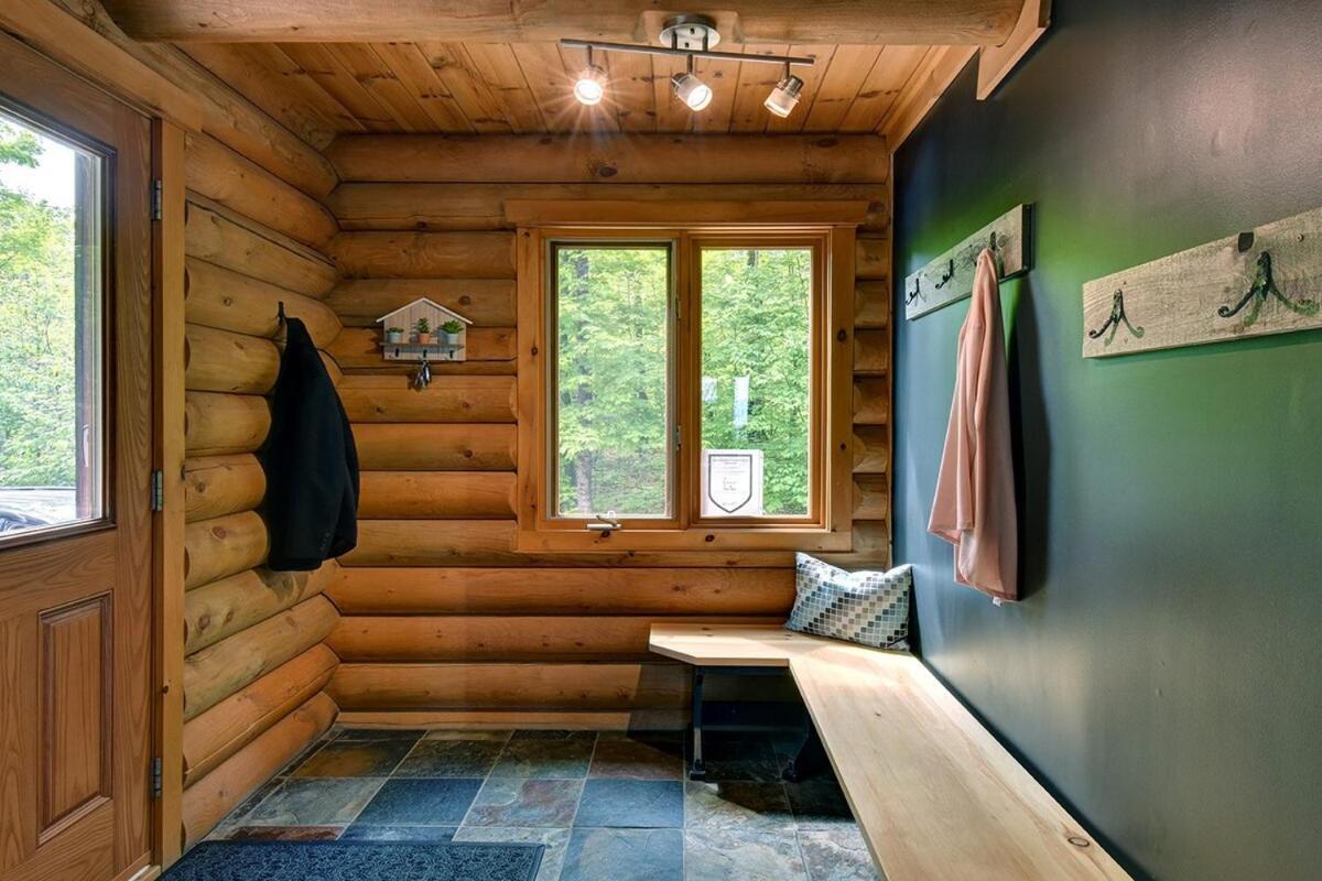 Chalet Log With Hot Tub And View *