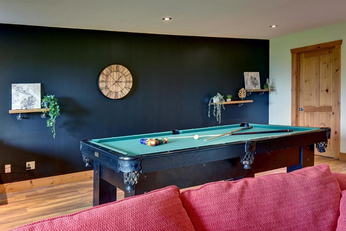 Log With Hot Tub And View Chalet La Minerve