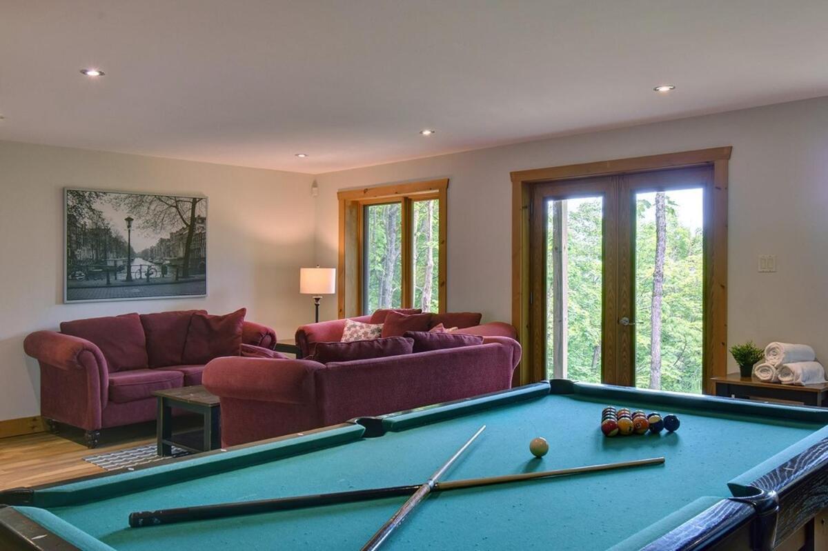 Chalet Log With Hot Tub And View *